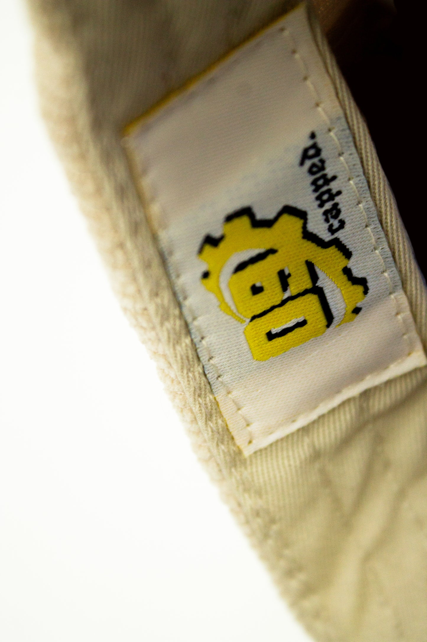 09 Capped Classic - Corduroy Red & Beige